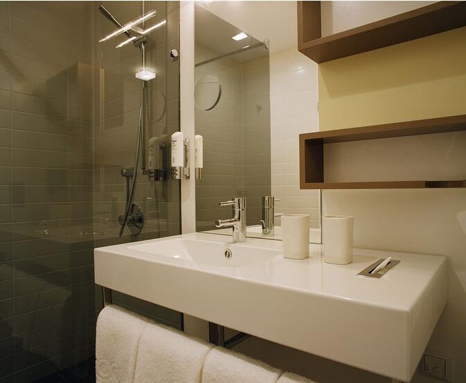 簡(jiǎn)易淋浴房